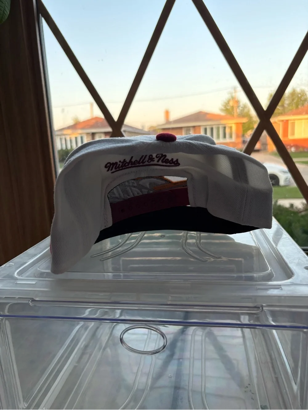 Mitchell & Ness Cleveland Cavaliers White and Maroon Snapback